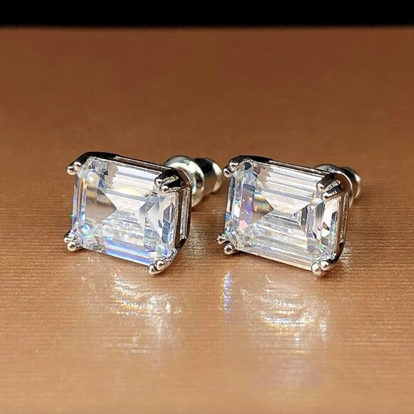 NEW 18k White Gold Emerald Cut Diamond Earrings - Picture 6 of 8